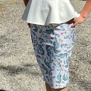 🧜‍♀️ NEW stretchy pencil skirt• Rare lularoe Cassie• white teal seahorse